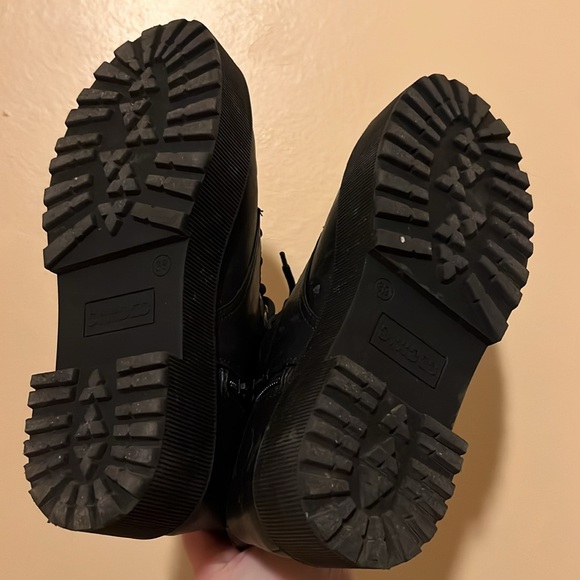 Black Combat Boot (Doc Marten) style - Picture 4 of 7